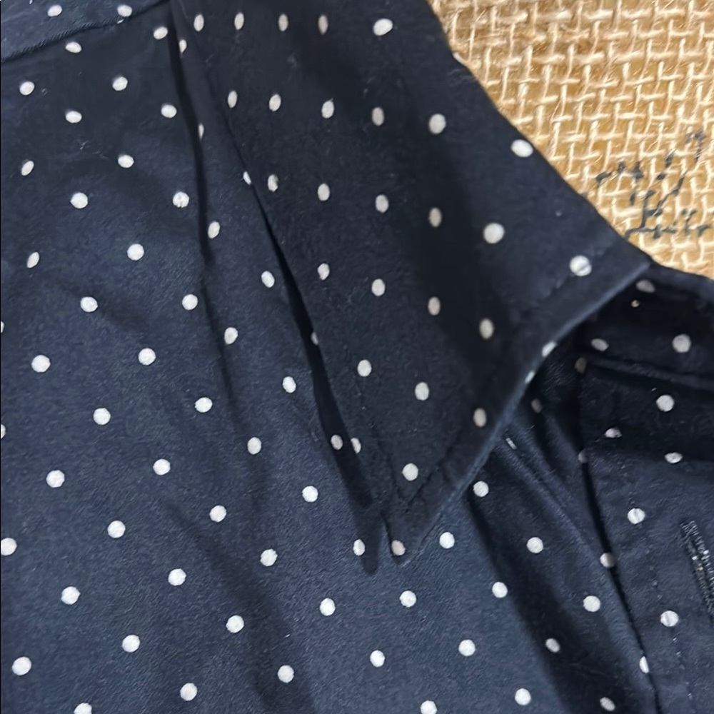 NWOT Banana Republic Navy and White Polka Dot Sleeveless Shirt - Picture 6 of 9